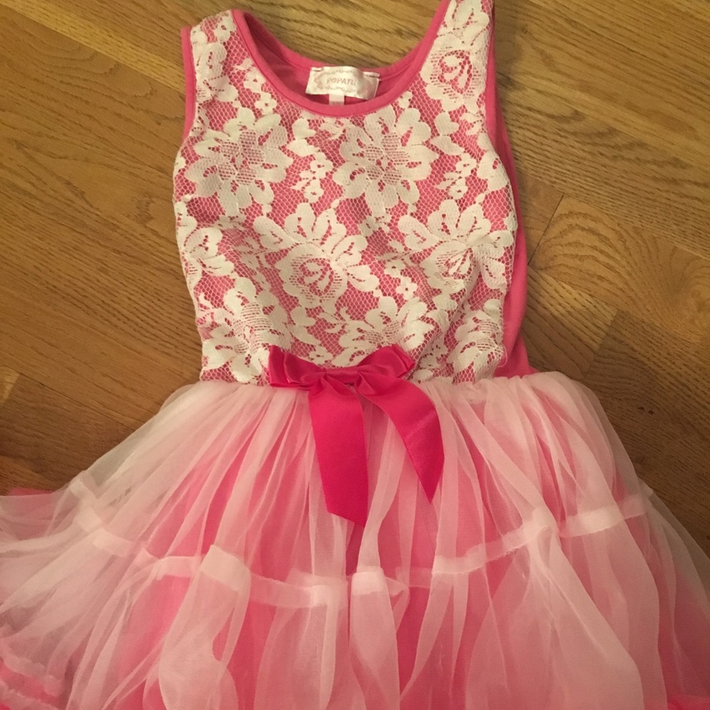 Little girl play dress!